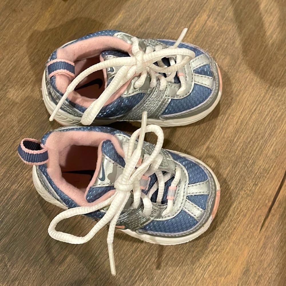 Infant girls Nike shoes